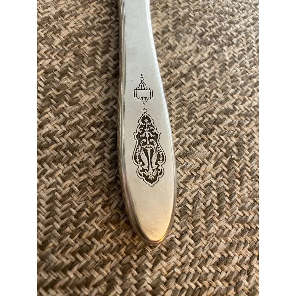 Antique Dinner Knives Bird of Paradise Oneida, 1923 Silverplate Deluxe Stainless